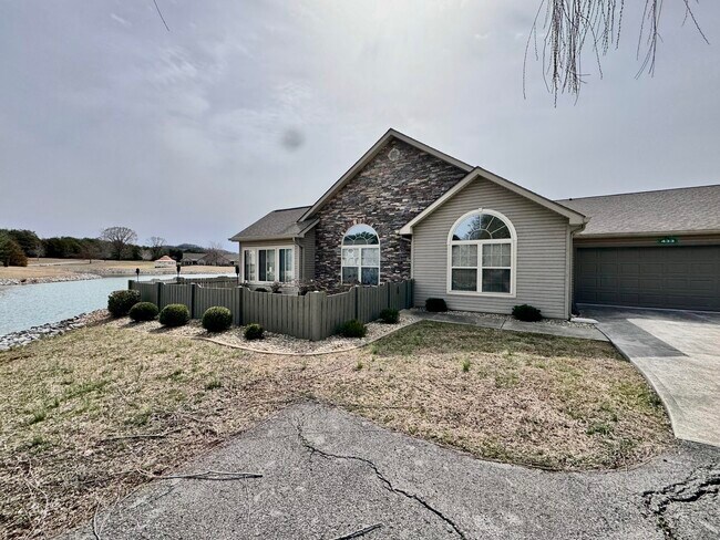 433 Deer Lake Pl in Bronston, KY - Building Photo - Building Photo