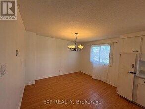 106 Hillmer Rd in Cambridge, ON - Building Photo - Building Photo