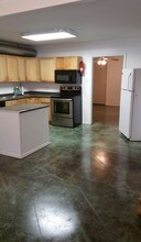 805 C Ave in Valley Mills, TX - Foto de edificio - Building Photo