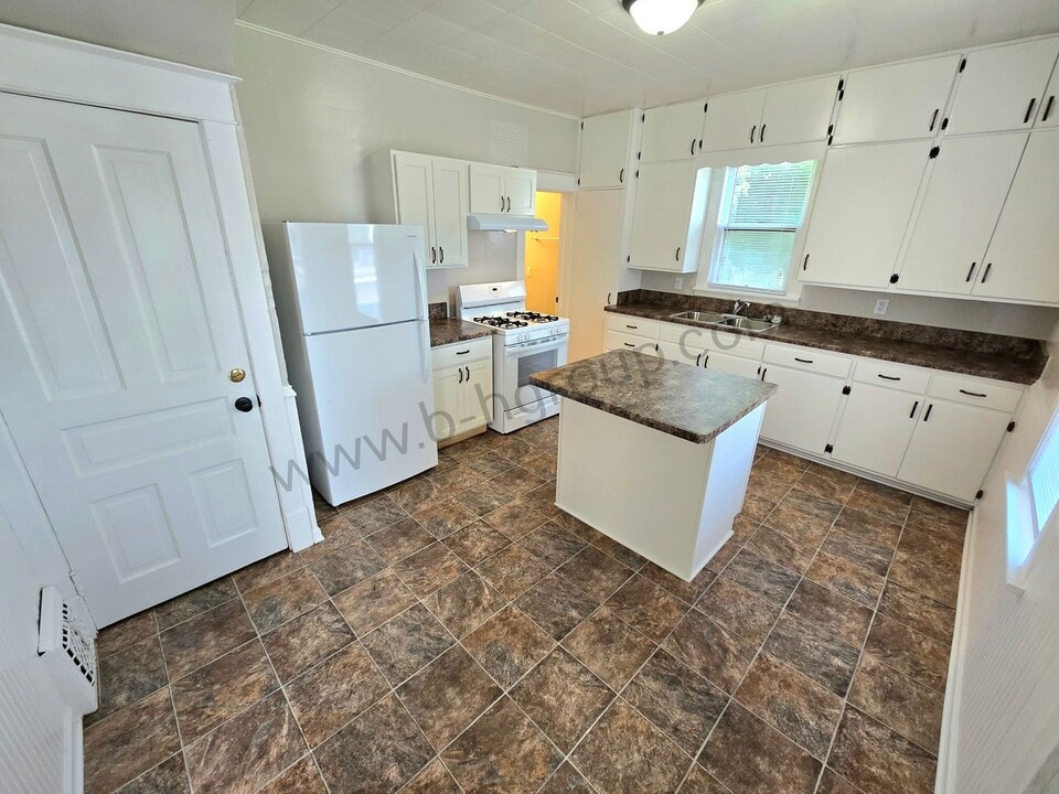 1808 56th St in Kenosha, WI - Building Photo