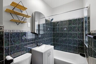 1049 N Spaulding Ave in Chicago, IL - Building Photo - Building Photo