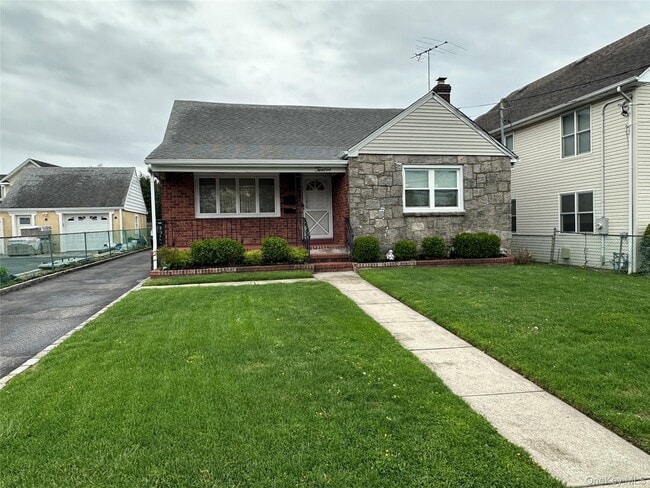 property at 12 Smith St
