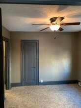 16 E 5th St, Unit 1 in Spencer, IA - Building Photo - Building Photo