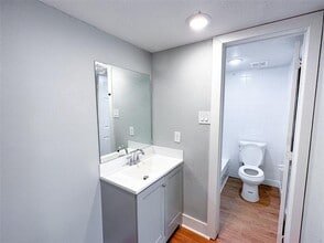 6633 W Montgomery Rd photo'