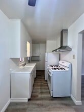 4326 1/2 Swift Ave in San Diego, CA - Building Photo - Building Photo