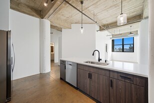 Teweles Seed Tower Apartments in Milwaukee, WI - Building Photo