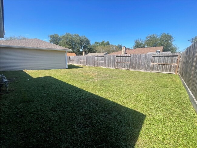 property at 302 Yorkshire Ct