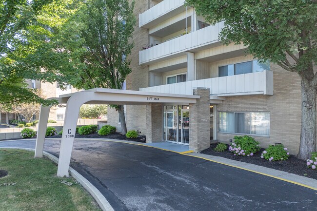 Cliff Towers Building C in Rocky River, OH - Building Photo - Building Photo