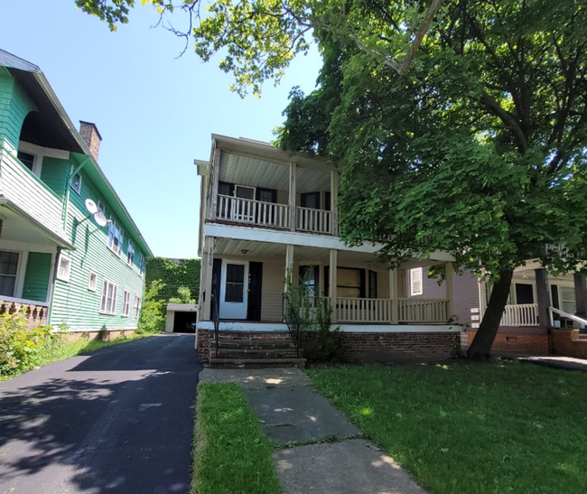 1619 Hillcrest Rd in Cleveland Heights, OH - Building Photo - Building Photo