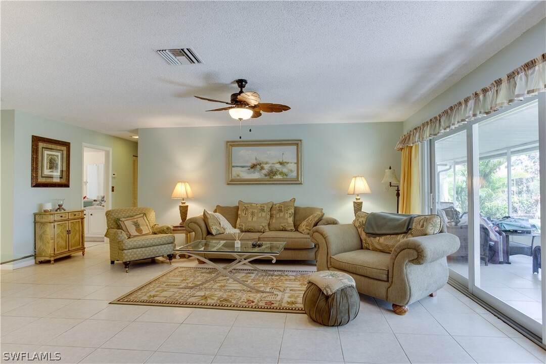 385 Palm Dr in Naples, FL - Building Photo