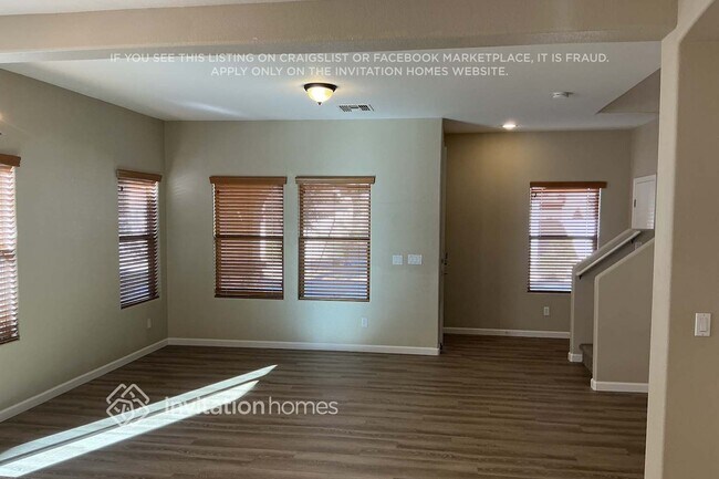 5858 E Hoover Ave in Mesa, AZ - Foto de edificio - Building Photo