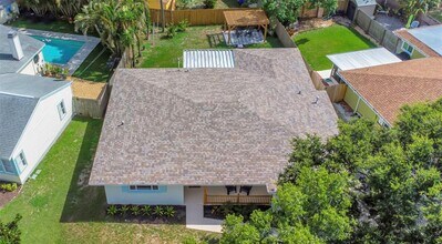 245 Grove Cir N in Dunedin, FL - Building Photo - Building Photo