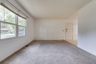 2019 Miller Dr in Lawrence, KS - Building Photo - Building Photo