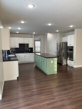 7117 Heatherwood Dr in Reno, NV - Building Photo - Building Photo