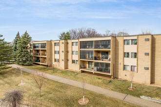 Opus Condominiums in Hopkins, MN - Building Photo - Building Photo