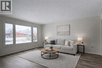 125 Henry St in Cambridge, ON - Building Photo - Building Photo