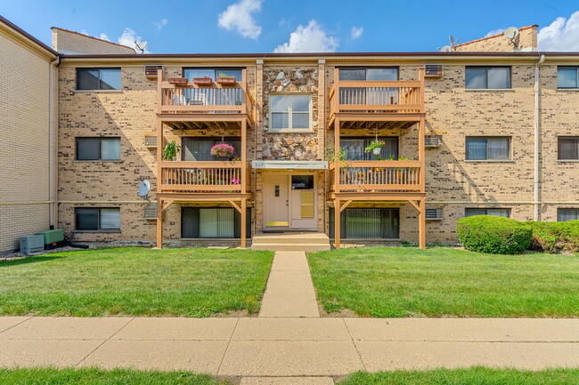 5117 N East River Rd