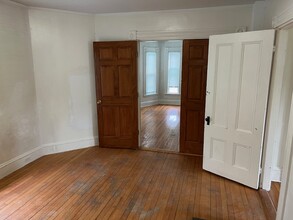 84 College Ave, Unit A in Orono, ME - Building Photo - Building Photo