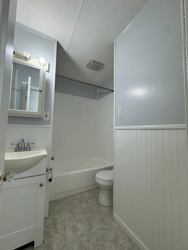 2109 S Taylor St in South Bend, IN - Building Photo - Building Photo