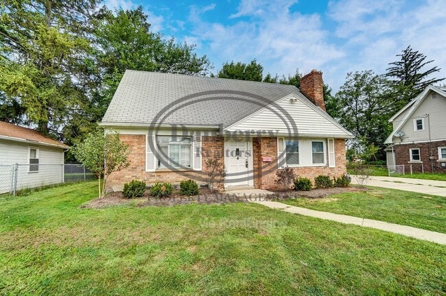 1115 Secor Rd in Toledo, OH - Building Photo - Building Photo