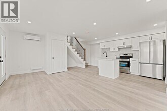 702 Pierre Ave in Windsor, ON - Building Photo - Building Photo