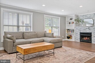 2819 Summerfield Rd in Falls Church, VA - Building Photo - Building Photo