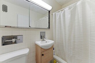 201 St Pauls Ave, Unit 10C in Jersey City, NJ - Building Photo - Building Photo