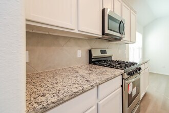 712 Autumn Lake Ln in Magnolia, TX - Building Photo - Building Photo