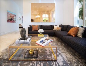 1651 NE 196th St in Miami, FL - Building Photo - Building Photo