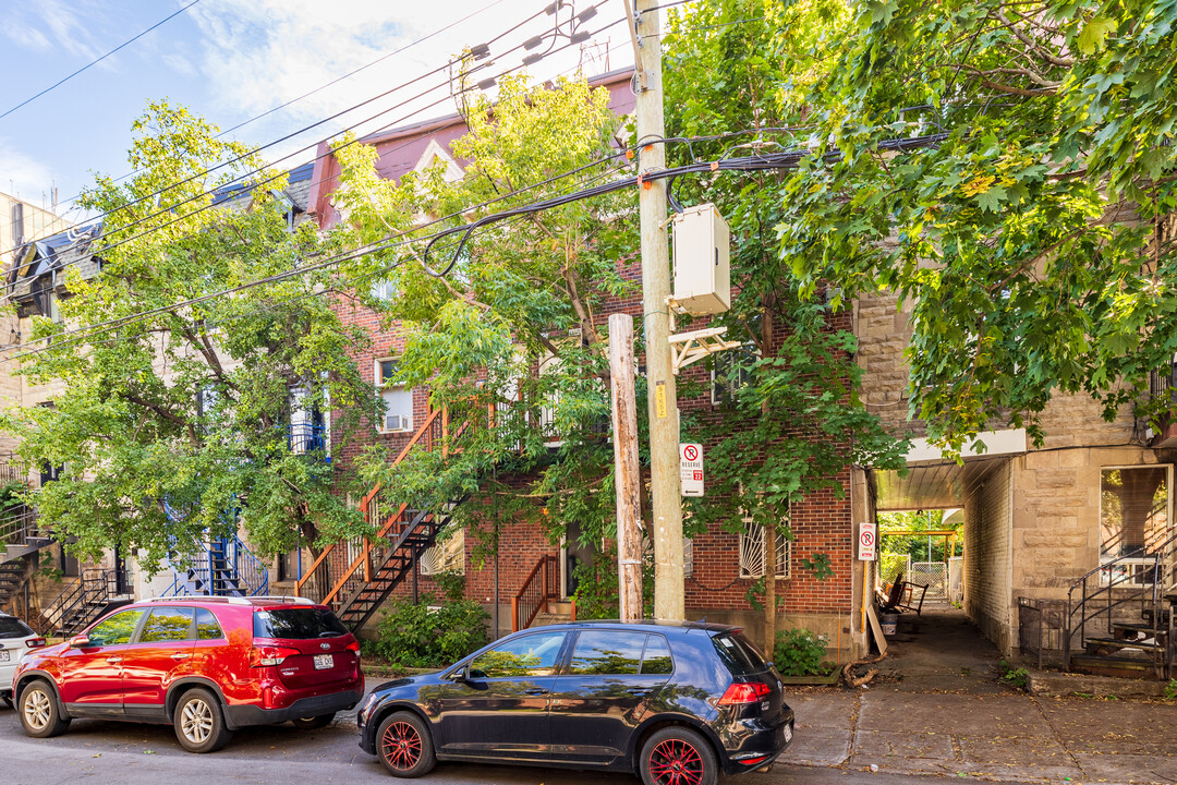 1602 De Champlain Rue in Montréal, QC - Building Photo