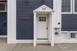 5 Wheatland Ct in Newport, RI - Building Photo - Building Photo