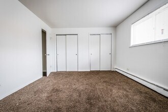 8100 S Drexel Ave Chicago, IL 60619 in Chicago, IL - Foto de edificio - Building Photo