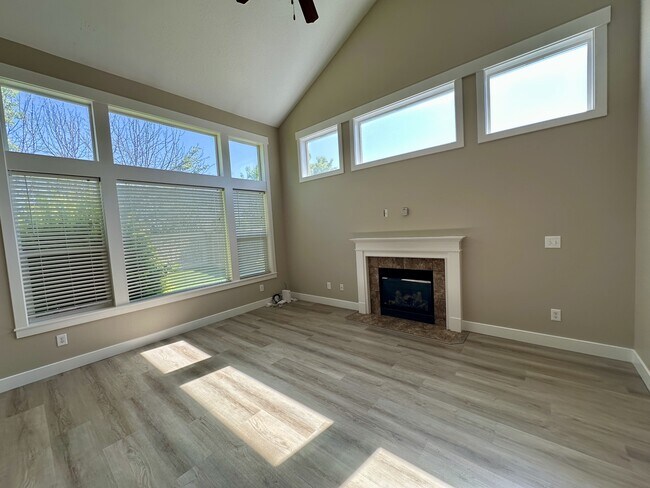 1748 Winford Dr in Riverton, UT - Building Photo - Building Photo