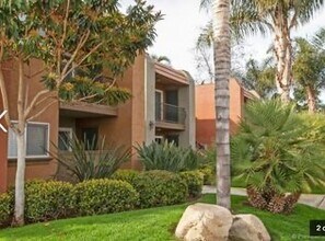 175 Avenida Descanso, Unit avenida descanso in Oceanside, CA - Foto de edificio - Building Photo