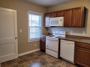 913 W 5th St S in Newton, IA - Building Photo - Building Photo