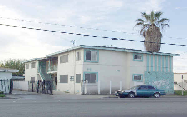 116 E Alondra Blvd in Compton, CA - Foto de edificio