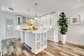203 Ocean Dunes Cir in Jupiter, FL - Foto de edificio - Building Photo