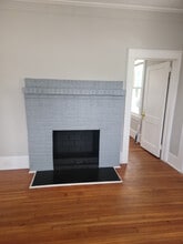 Room in House on Holloway St in Durham, NC - Building Photo - Building Photo
