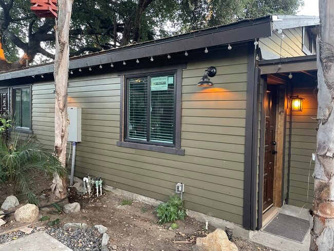property at 860 N Mar Vista Ave