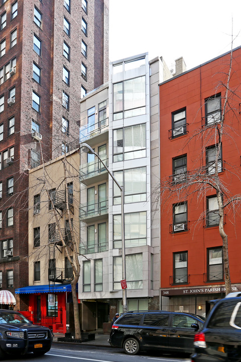 350 E 55th St in New York, NY - Building Photo