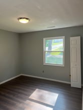 460 Grant St, Unit 1 in Sharon, PA - Building Photo - Building Photo