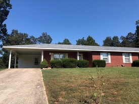 111 Mint Ln in Poplar Bluff, MO - Building Photo