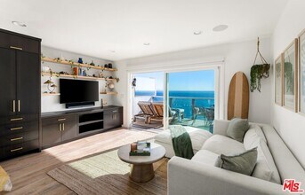 20638 Pacific Coast Hwy in Malibu, CA - Building Photo - Building Photo