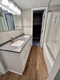 Oakmont Flats photo'