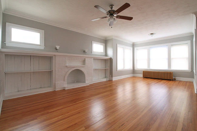 321-323 N Austin Blvd in Chicago, IL - Building Photo - Building Photo