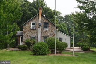 2420 Urffers Rd in Coopersburg, PA - Building Photo - Building Photo
