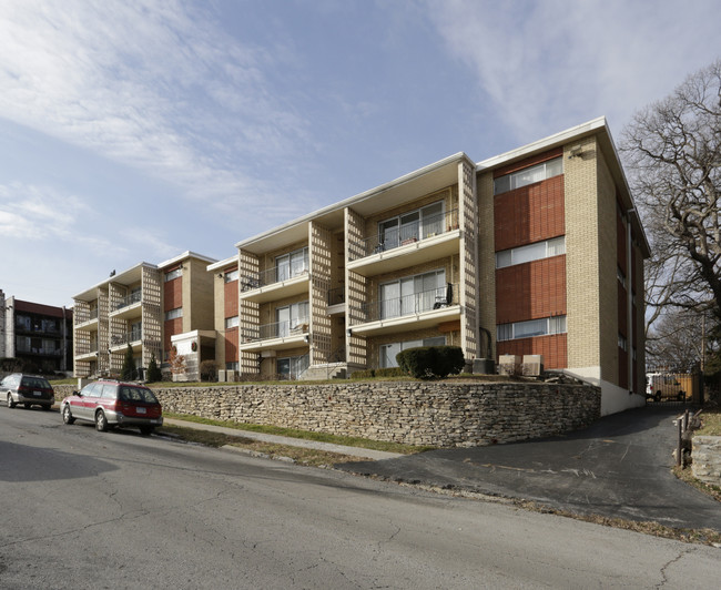 Tropicana Apartments in Kansas City, MO - Foto de edificio - Building Photo