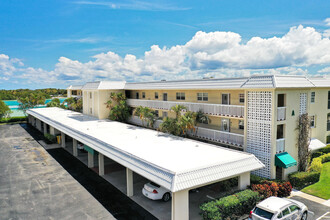 100 Waterway Rd in Jupiter, FL - Foto de edificio - Building Photo