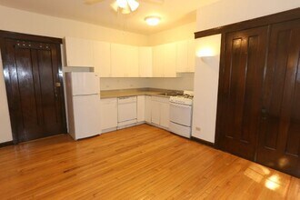 821 W Waveland Ave in Chicago, IL - Foto de edificio - Building Photo