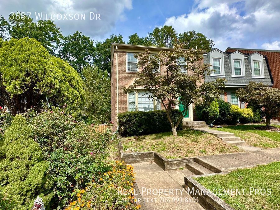 3887 Wilcoxson Dr in Fairfax, VA - Building Photo